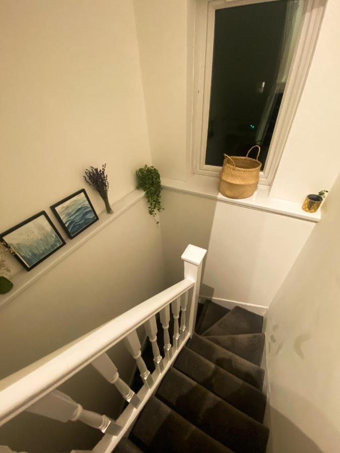 Lovely One Bedroom Flat In The Heart Of Лондон Екстер'єр фото