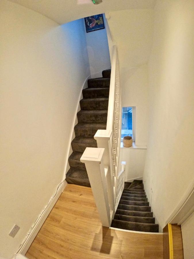 Lovely One Bedroom Flat In The Heart Of Лондон Екстер'єр фото