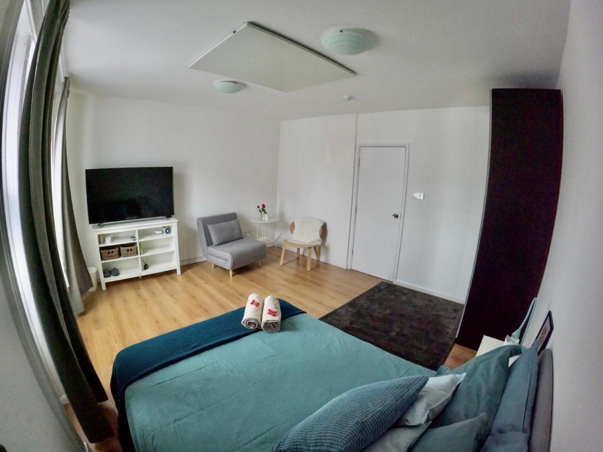 Lovely One Bedroom Flat In The Heart Of Лондон Екстер'єр фото